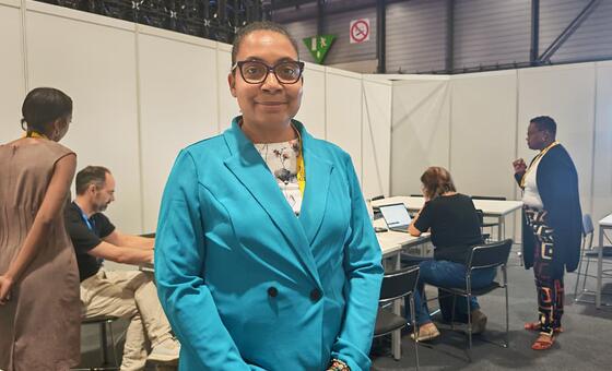 De la NASA a un aula en Ghana: La ingeniera que dejó “los mejores trabajos del mundo” para enseñar IA a quienes más lo necesitan